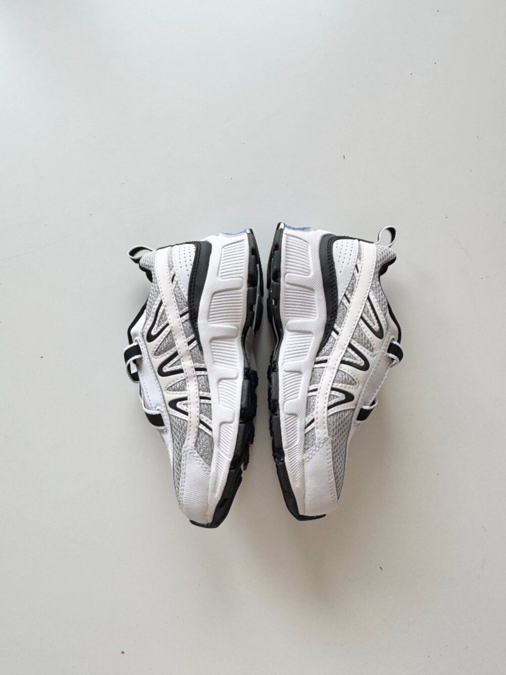 NIB Kids' NIKE T-Run Alt 2 White Grey Blue Sneakers, Size 11C - Picture 9 of 12